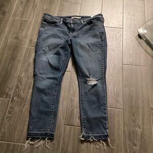 Levi’s 711 Skinny Jeans